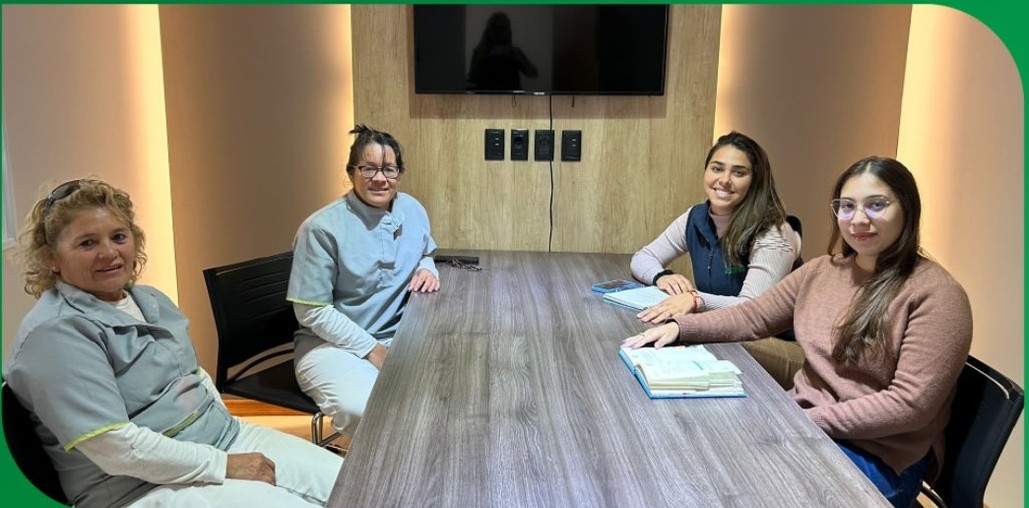 Integrantes del equipo ASESPRO reunidas en una instancia de coordinación